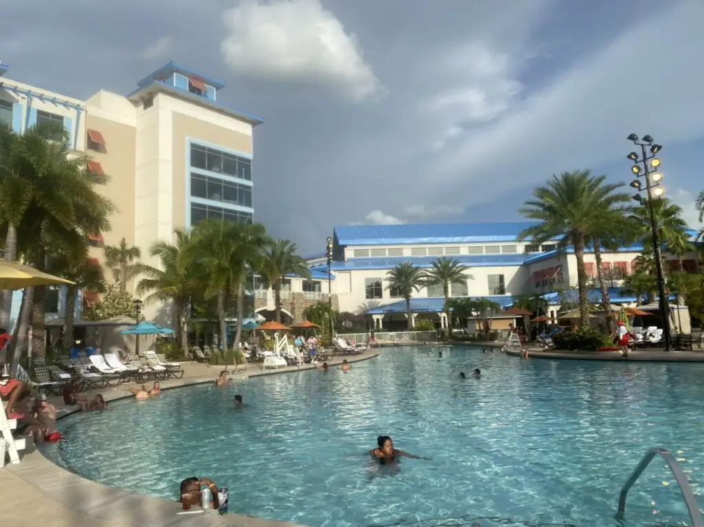 Hotel Near Universal Studios Orlando with Shuttle